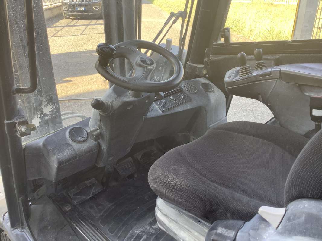 Linde-H25D-02