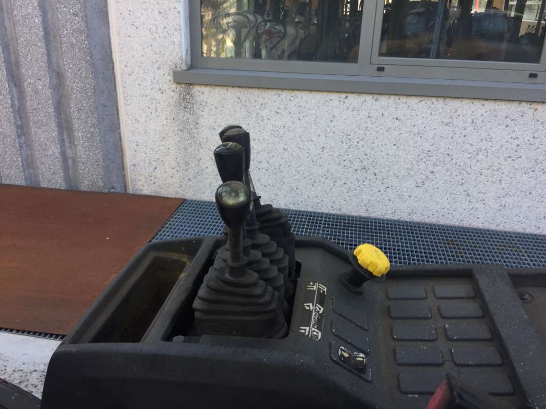 OM-XD 40