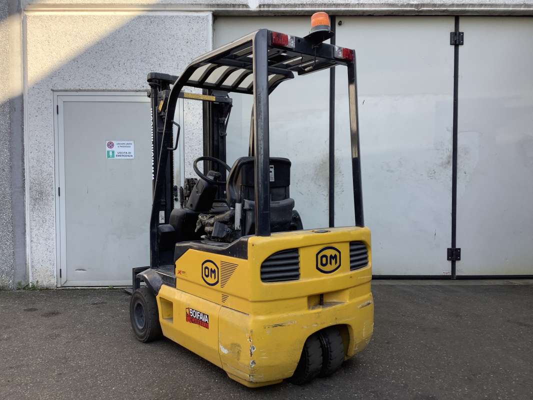 OM-XE 15 3AC