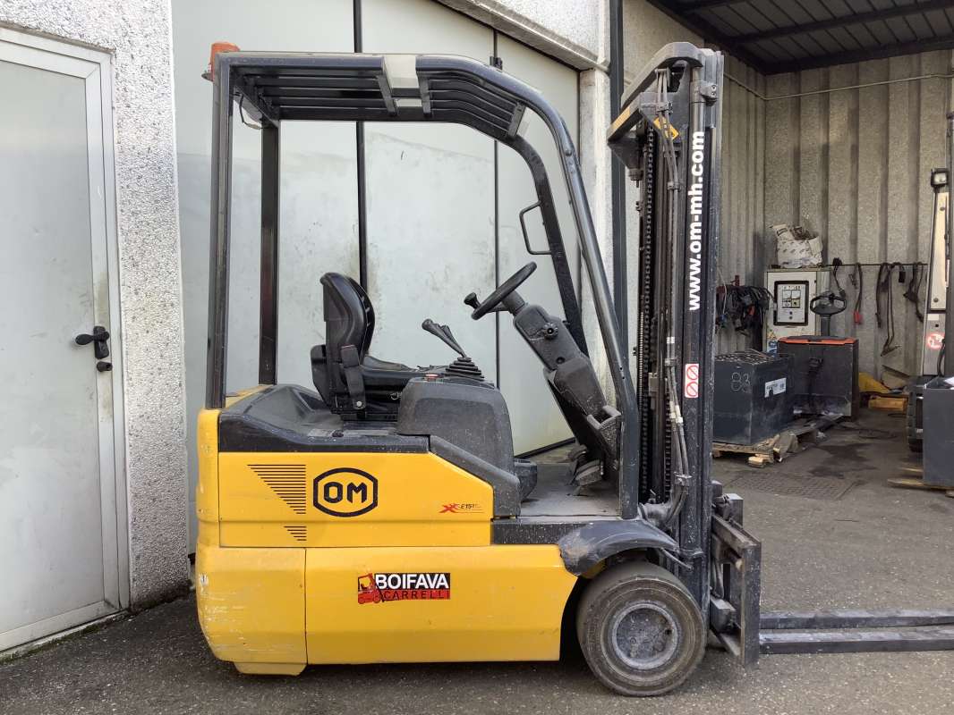 OM-XE 15 3AC