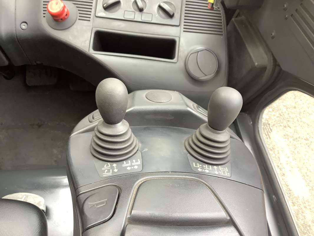 Linde-E30L-01