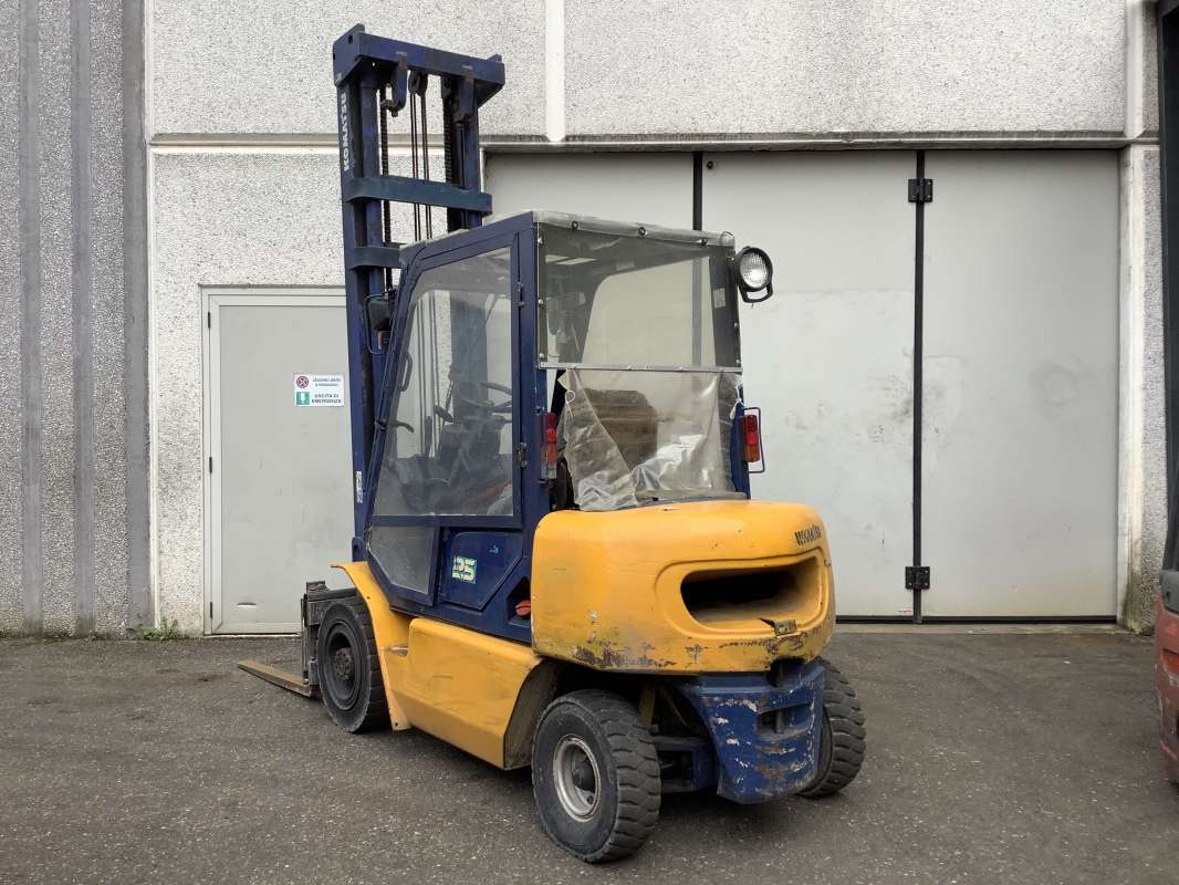 Komatsu-FD25T