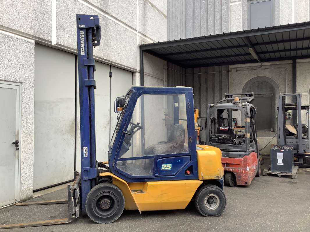 Komatsu-FD25T