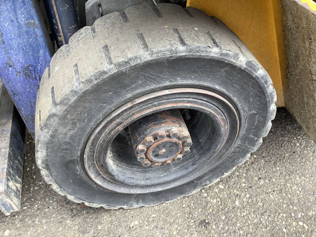 Komatsu-FD25T