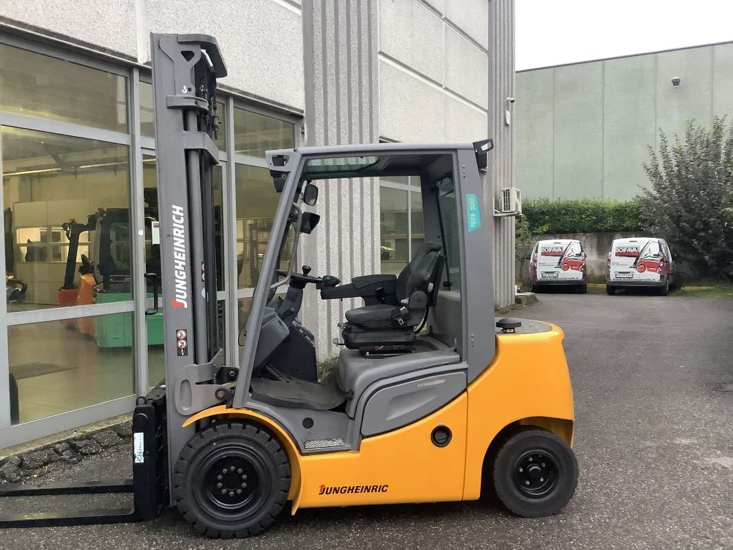 Jungheinrich-DFG 425S